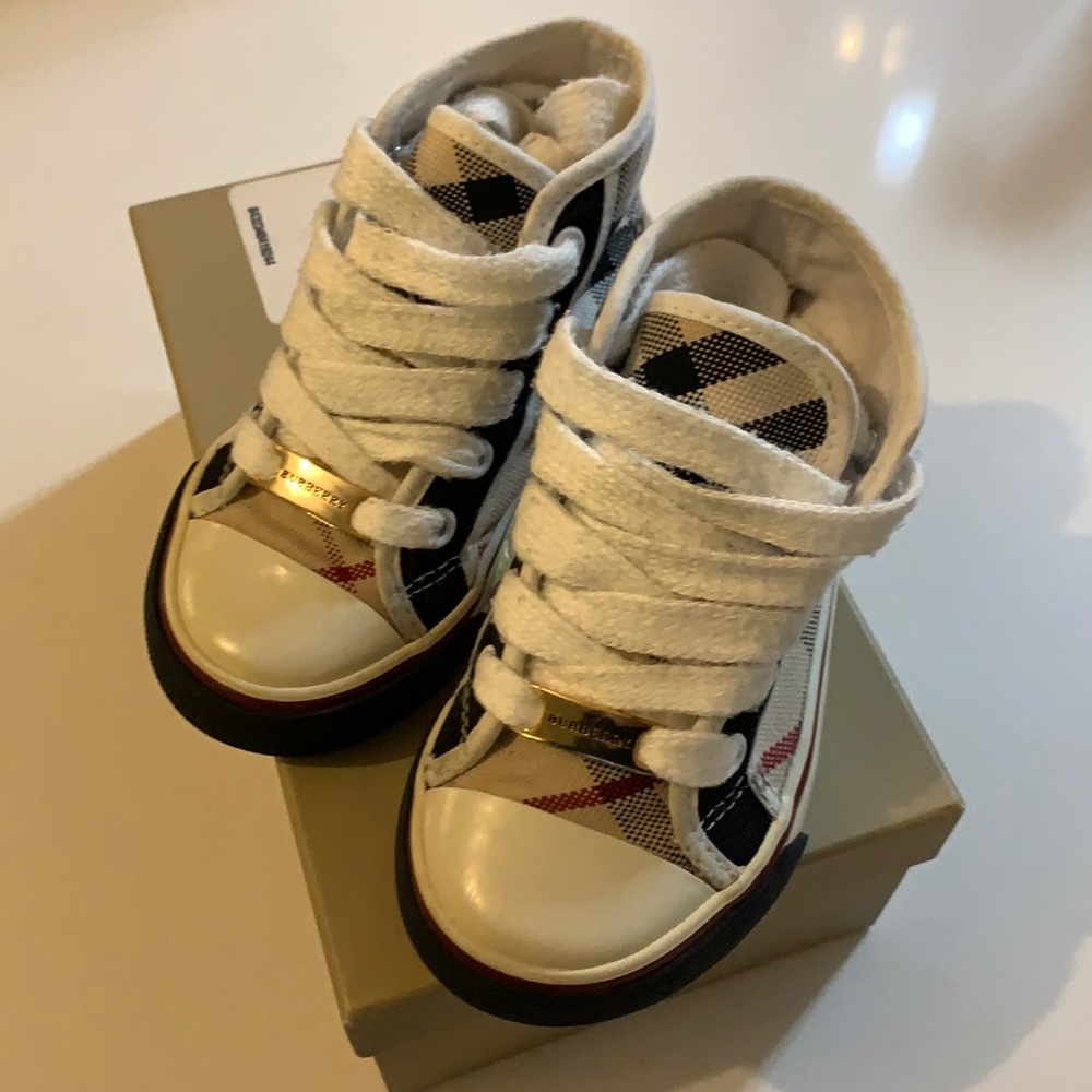 Burberry kids  shoes in premium conditions